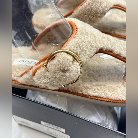 😁SOLD😁 Authentic Coach Women’s Beige & Brown Fuzzy Thong Sandals  10B - Picture 3 of 13